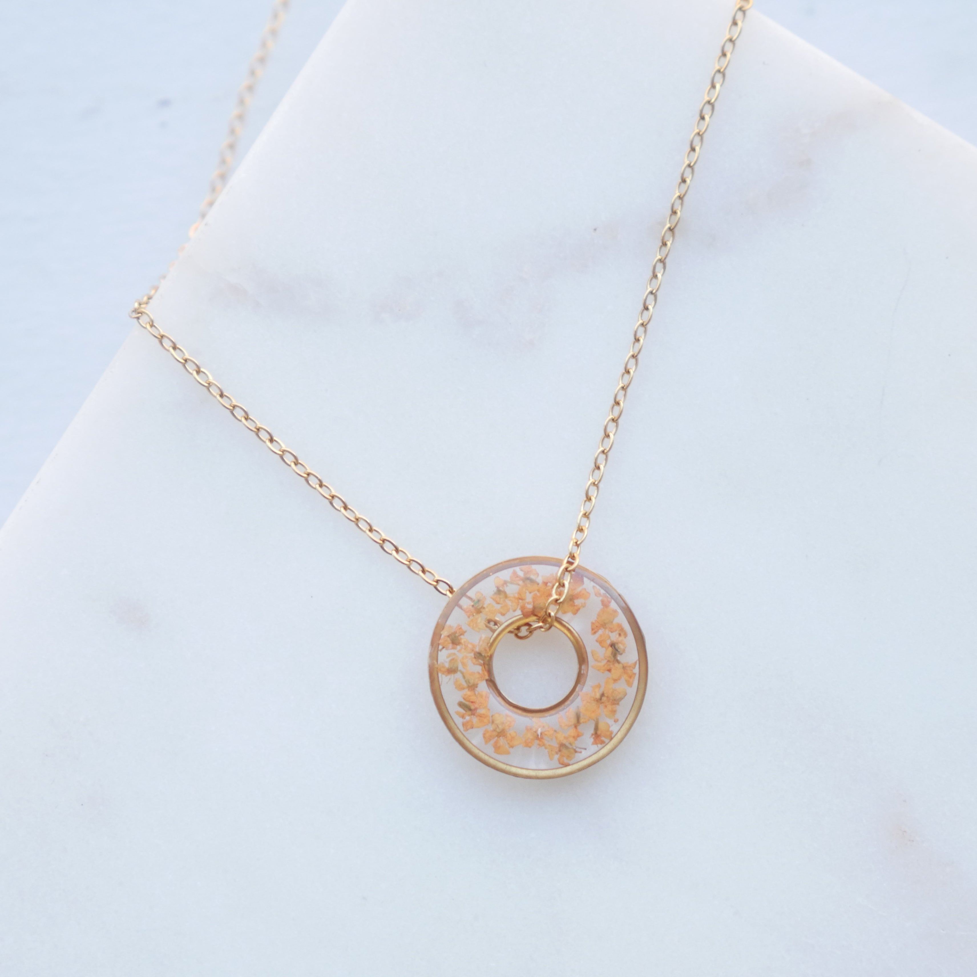 Collier Dona