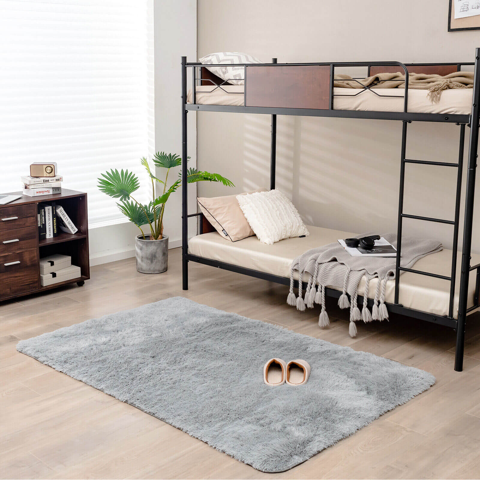 4 x 6 Feet Modern Shag Rug with Non-slip Grip Dots