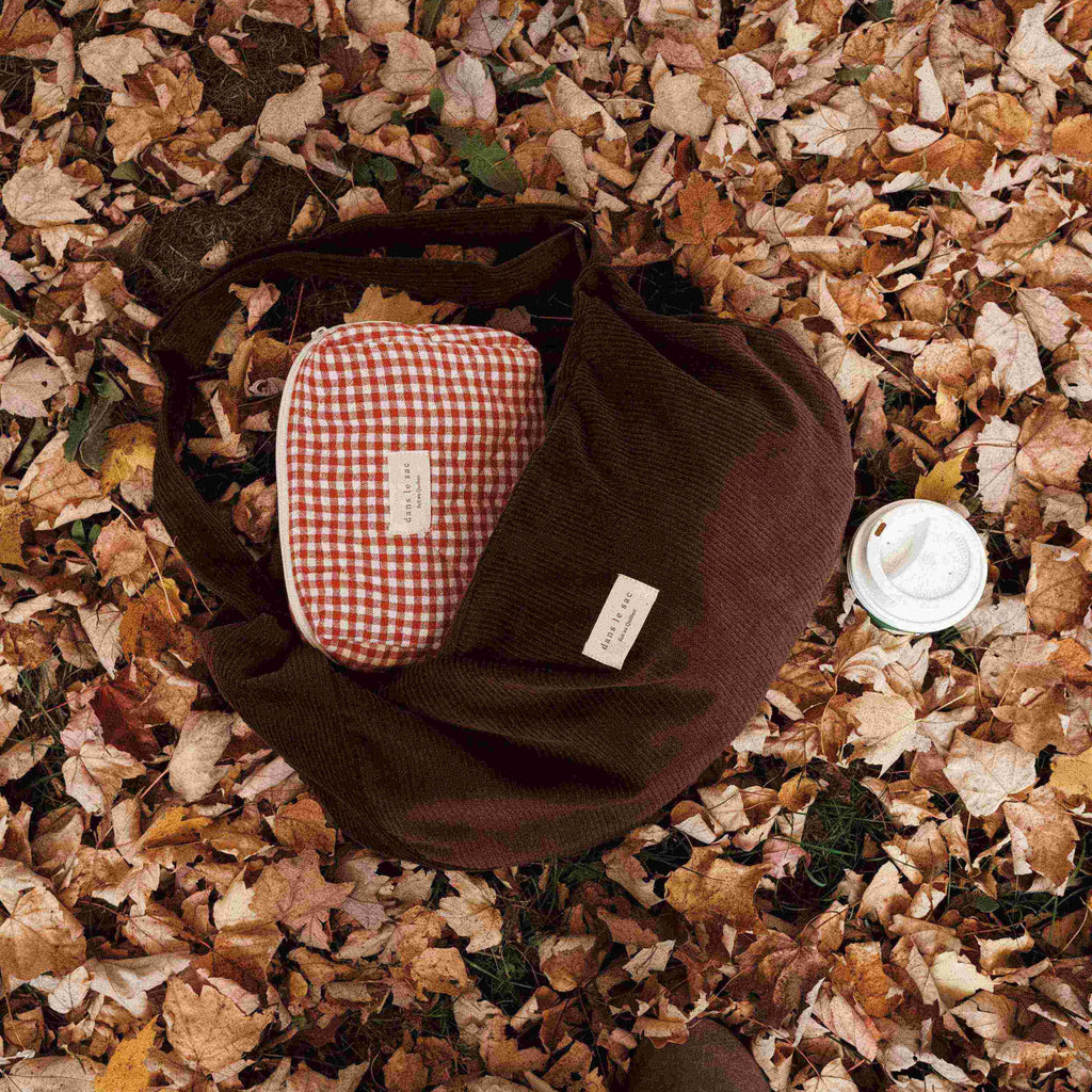 Sac croissant en corduroy | Bandoulière ajustable