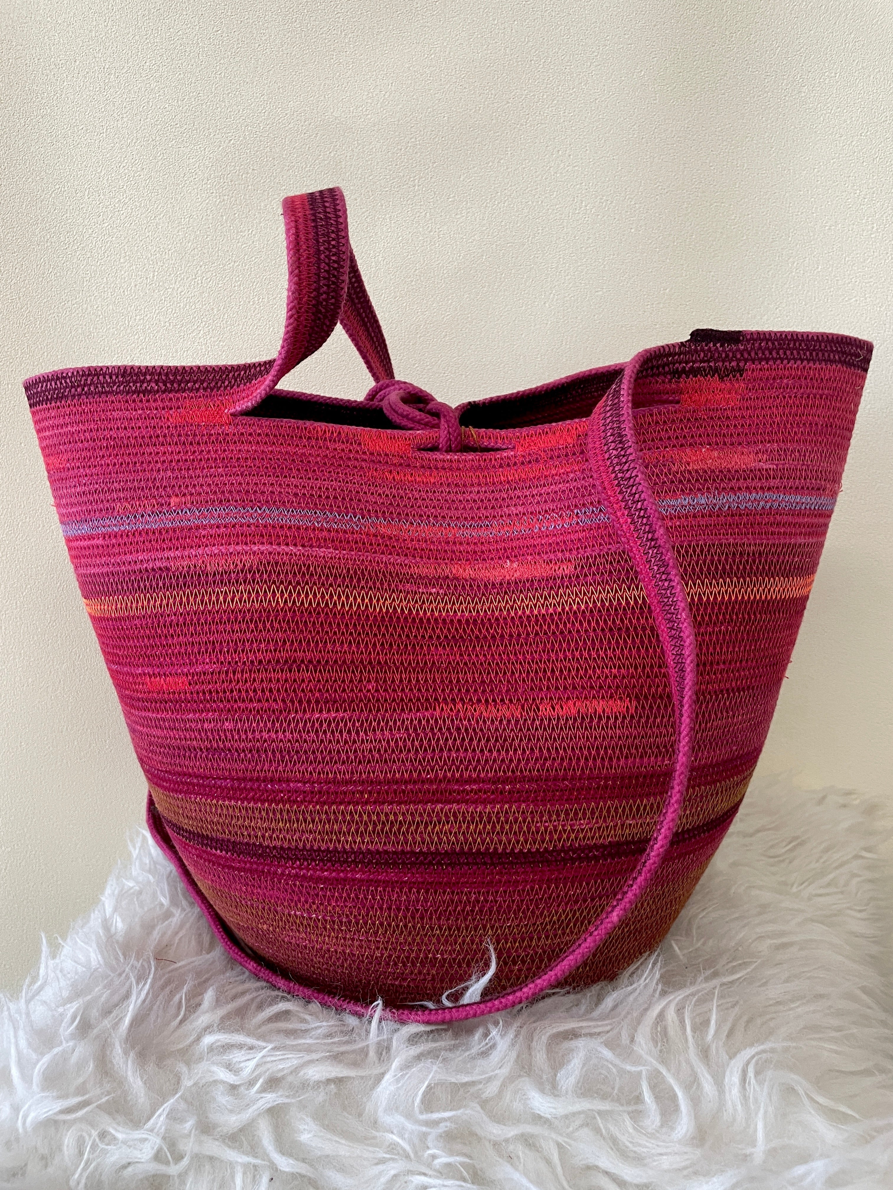 Cremesin Foraging Basket