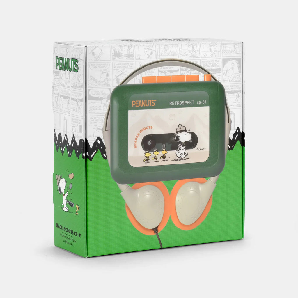PEANUTS BEAGLE SCOUTS RETROSPEKT CP-81 PORTABLE CASSETTE PLAYER