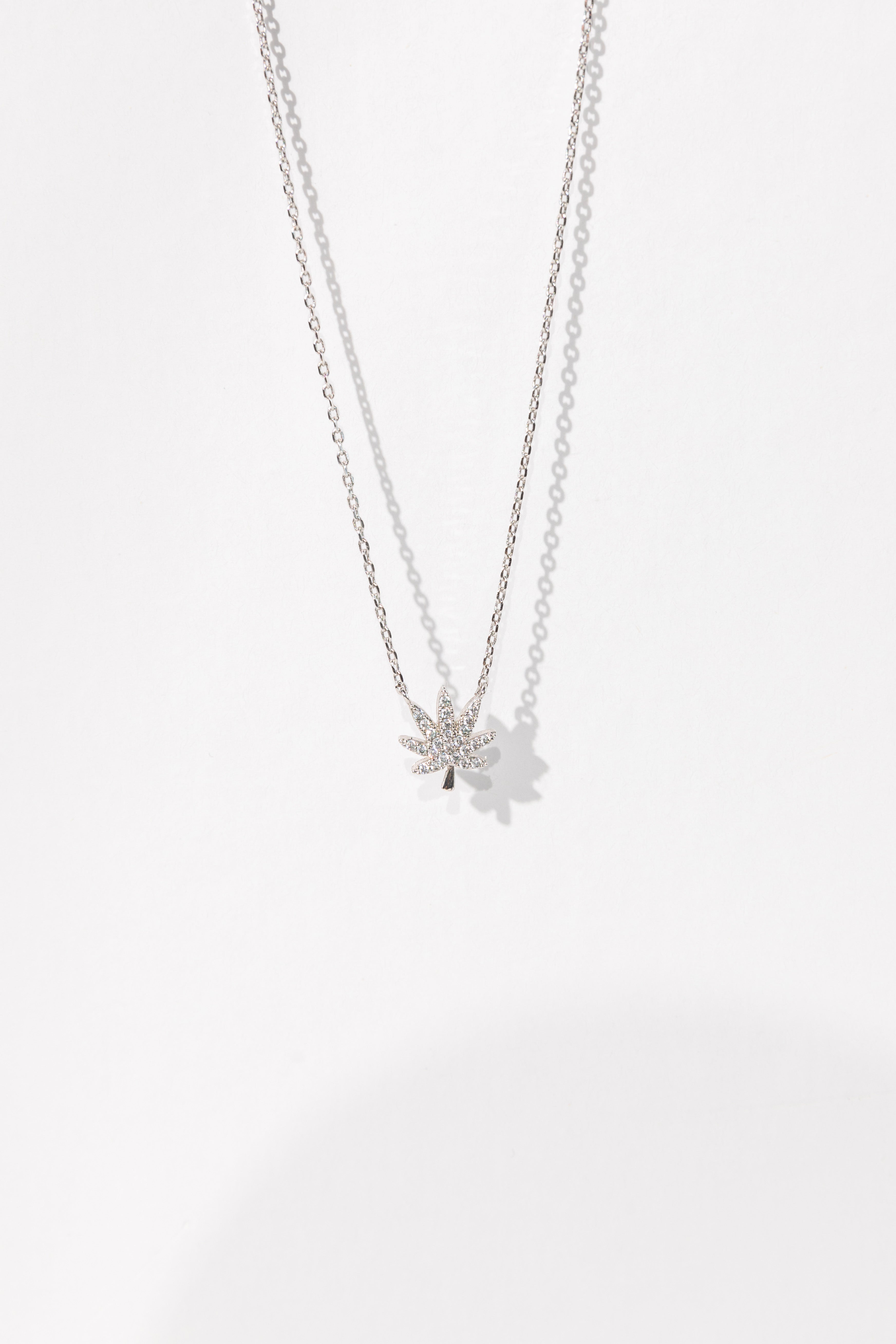 SILVER CANNABIS LEAF NECKLACE