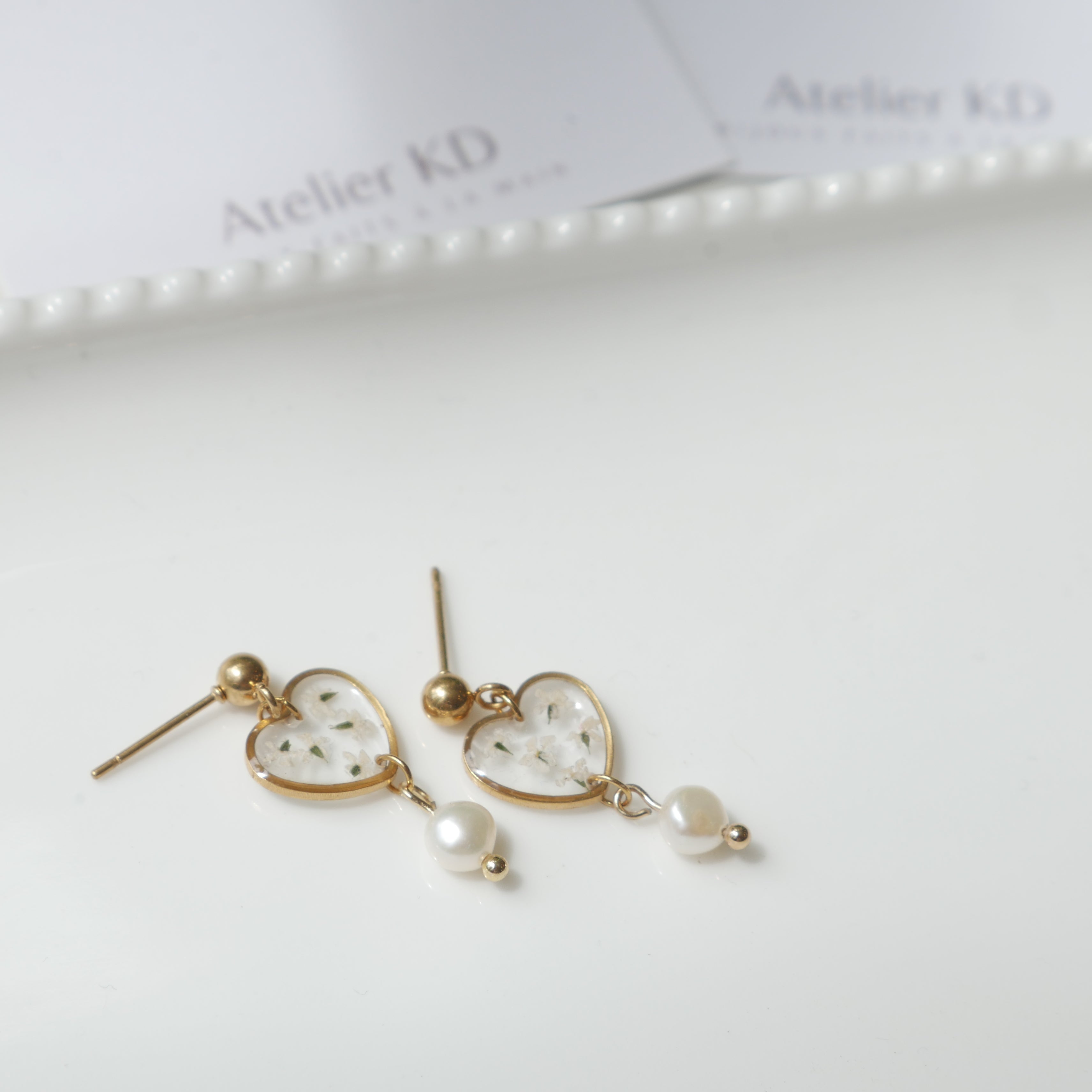 Boucles d'oreilles Perla - fleurs de carottes blanc - petit coeur