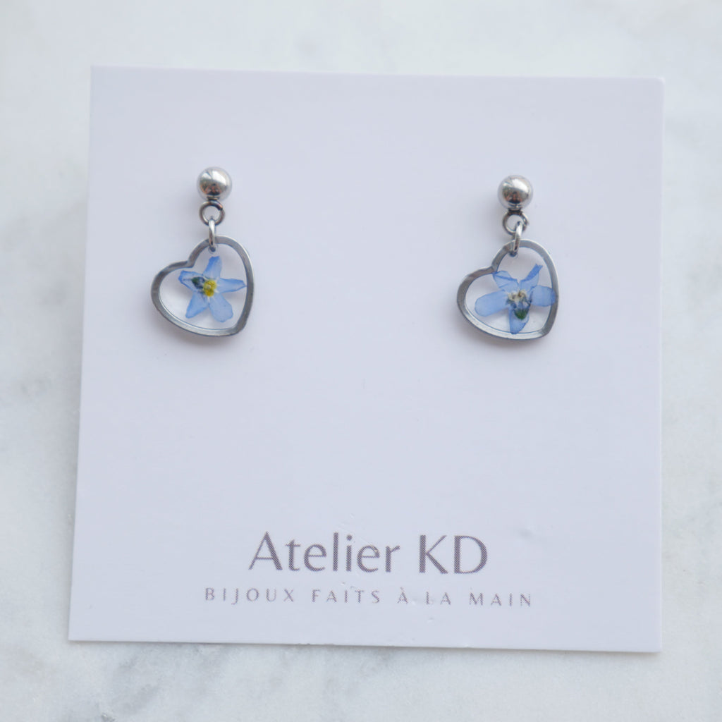 Boucles d’oreilles Mia - fleurs de myosotis - coeur (petit 12mm)
