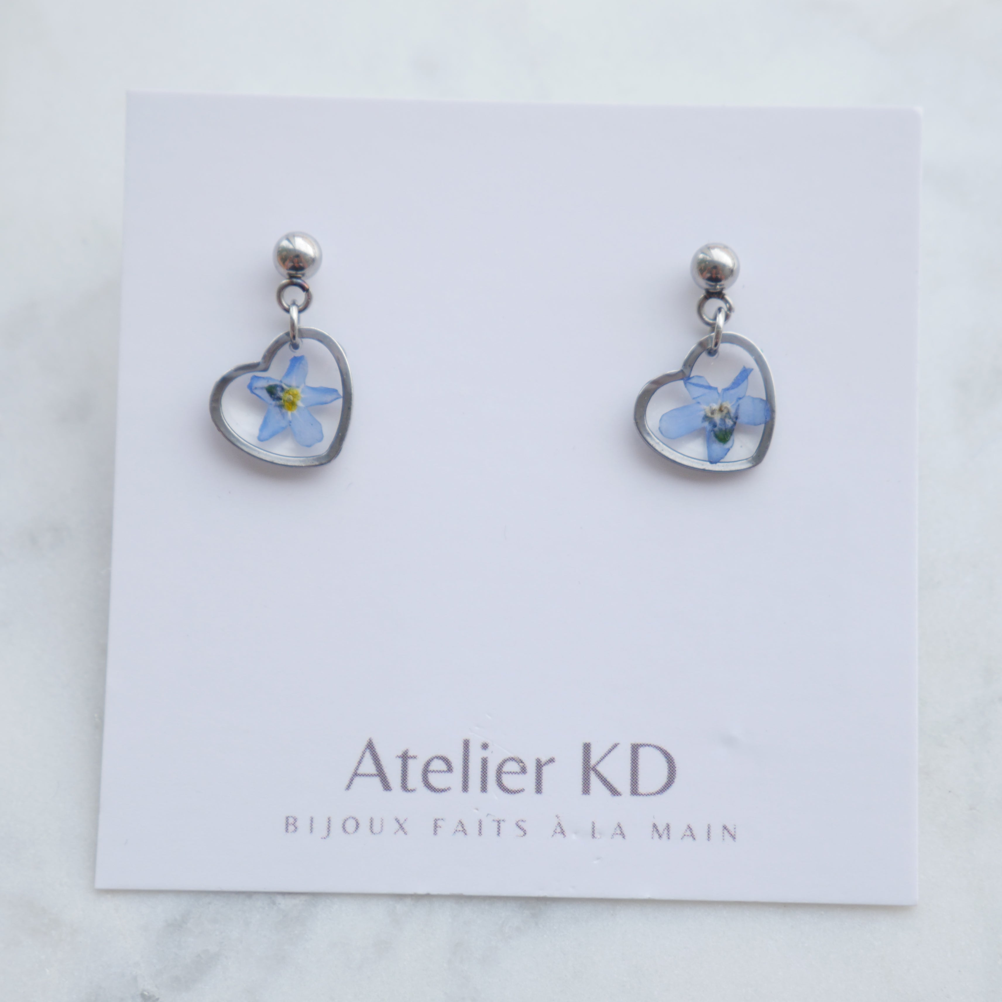 Boucles d’oreilles Mia - fleurs de myosotis - coeur (petit 12mm)
