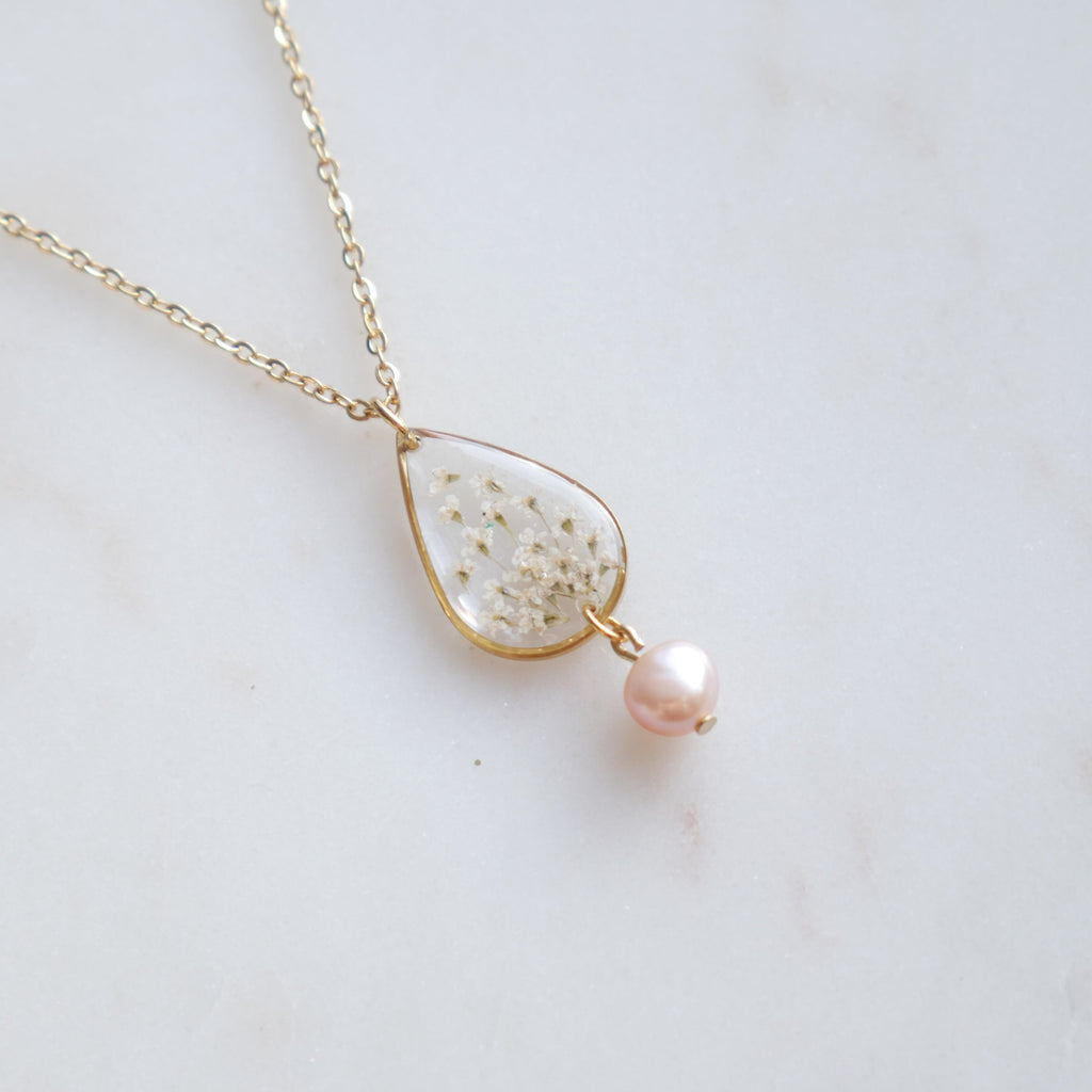 Collier Perla - fleurs sauvages goutte (moyen)