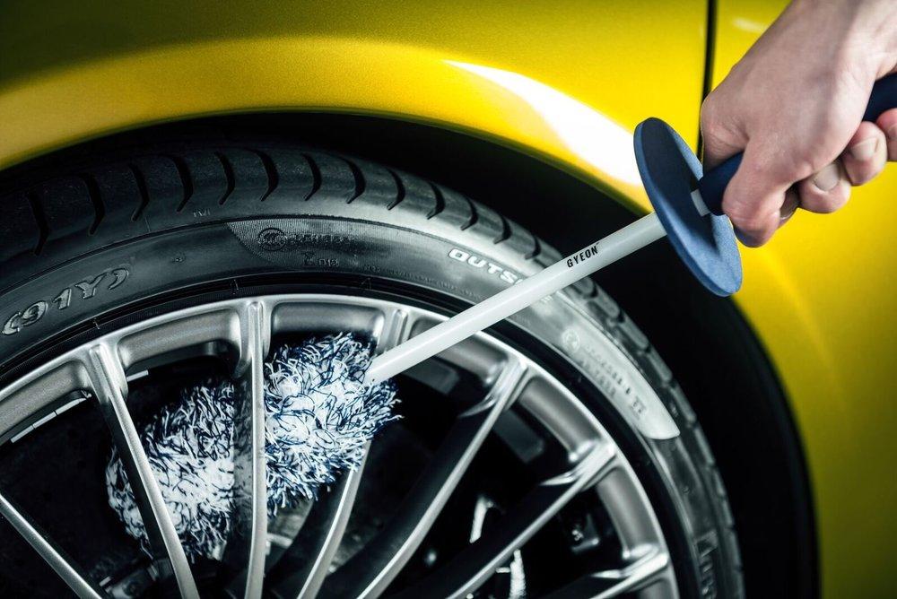 GYEON Q²M Wheel Brush