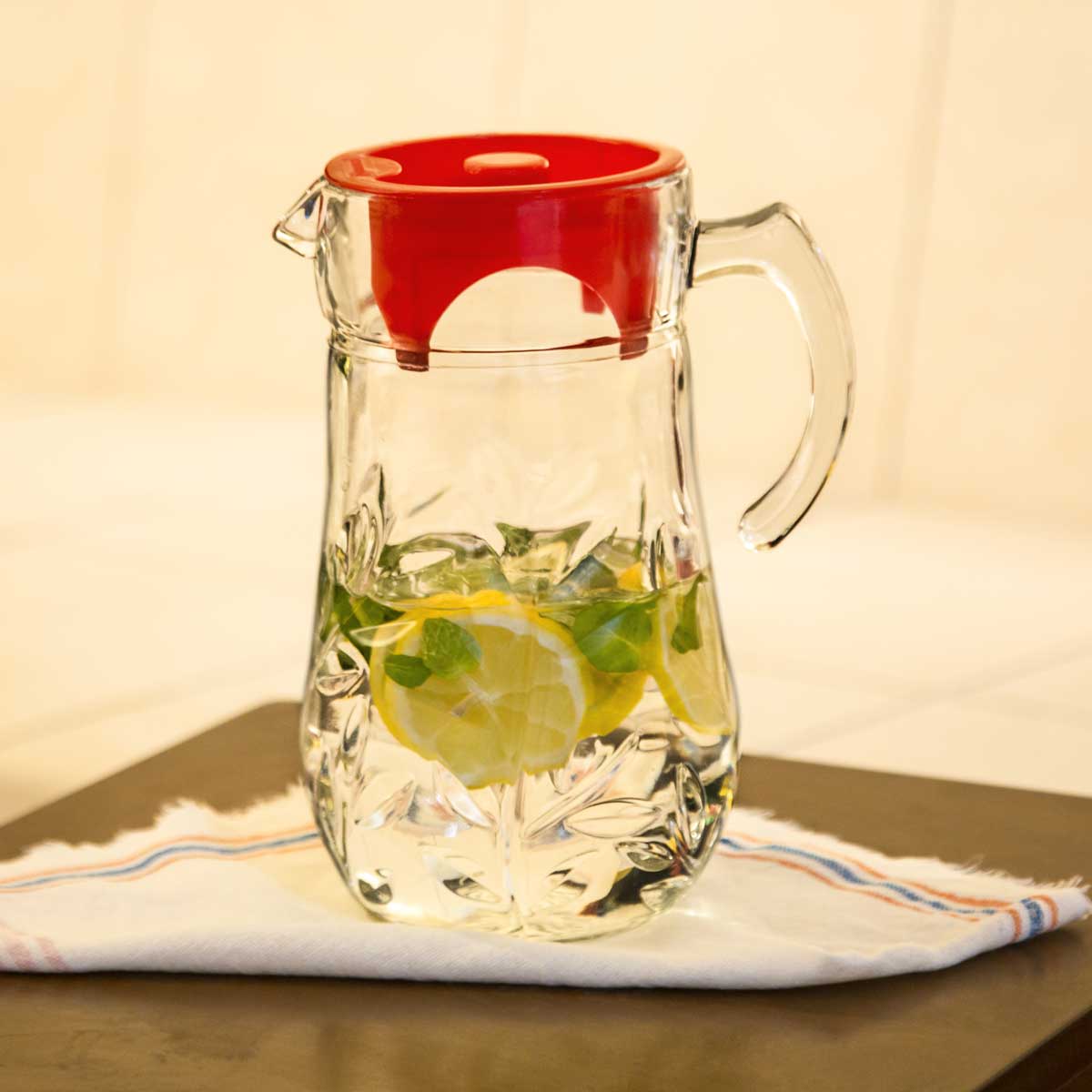 Noritazeh Narciss Crystal Glass Jug with Red Lid — 1.7 Litre