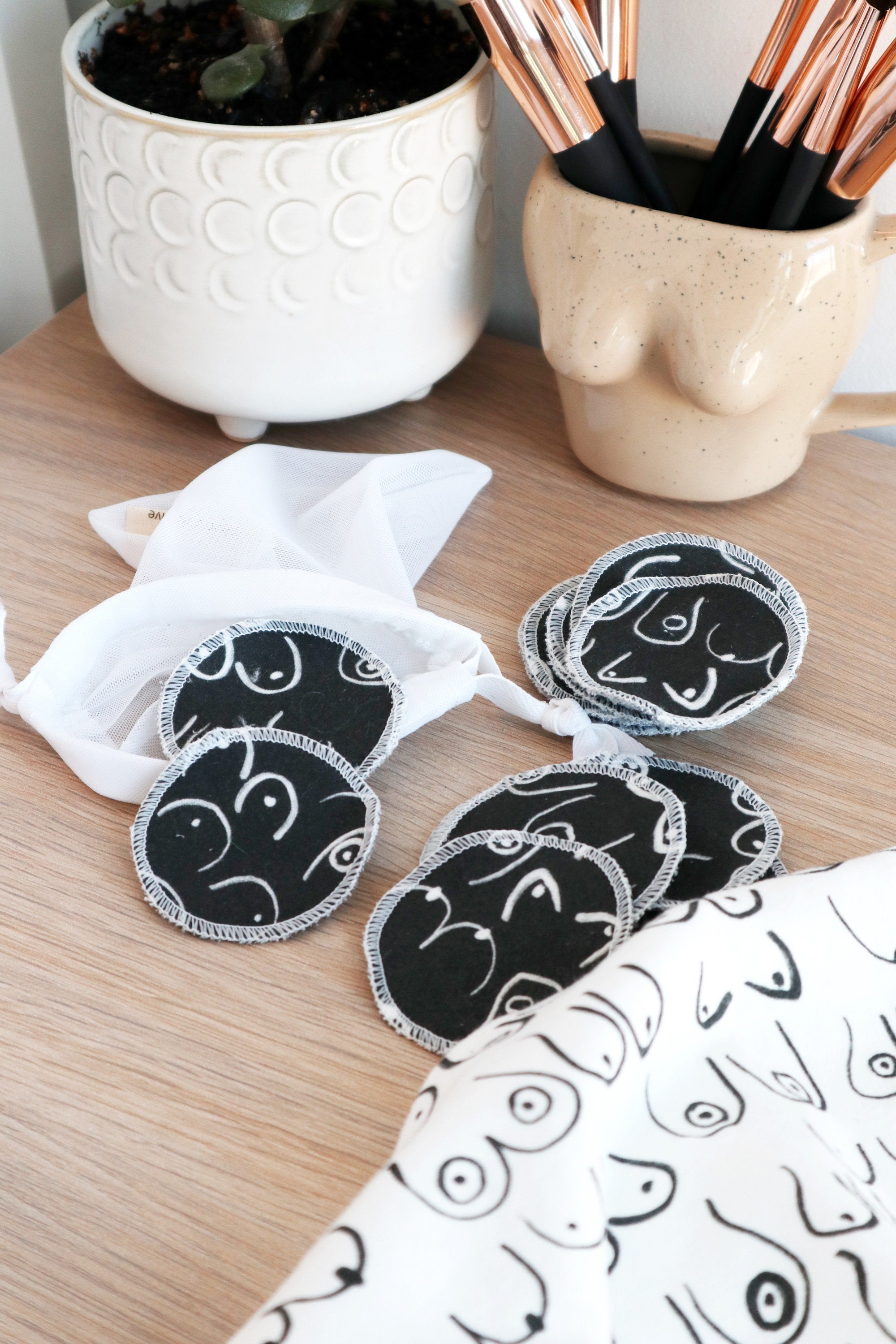 Cotton Rounds - Woman Series (Black)